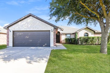 5202 Ambassador Dr Midlothian, TX 76065